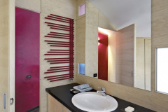 modern bathroom with wood boiserie